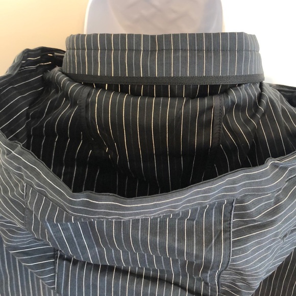 Lululemon jacket. - Picture 3 of 4